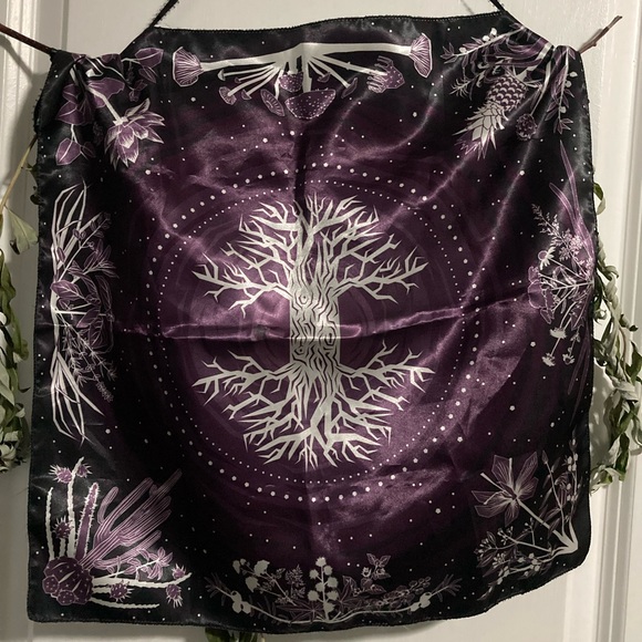 Bottanical Tarot Reading Cloth - Picture 1 of 5